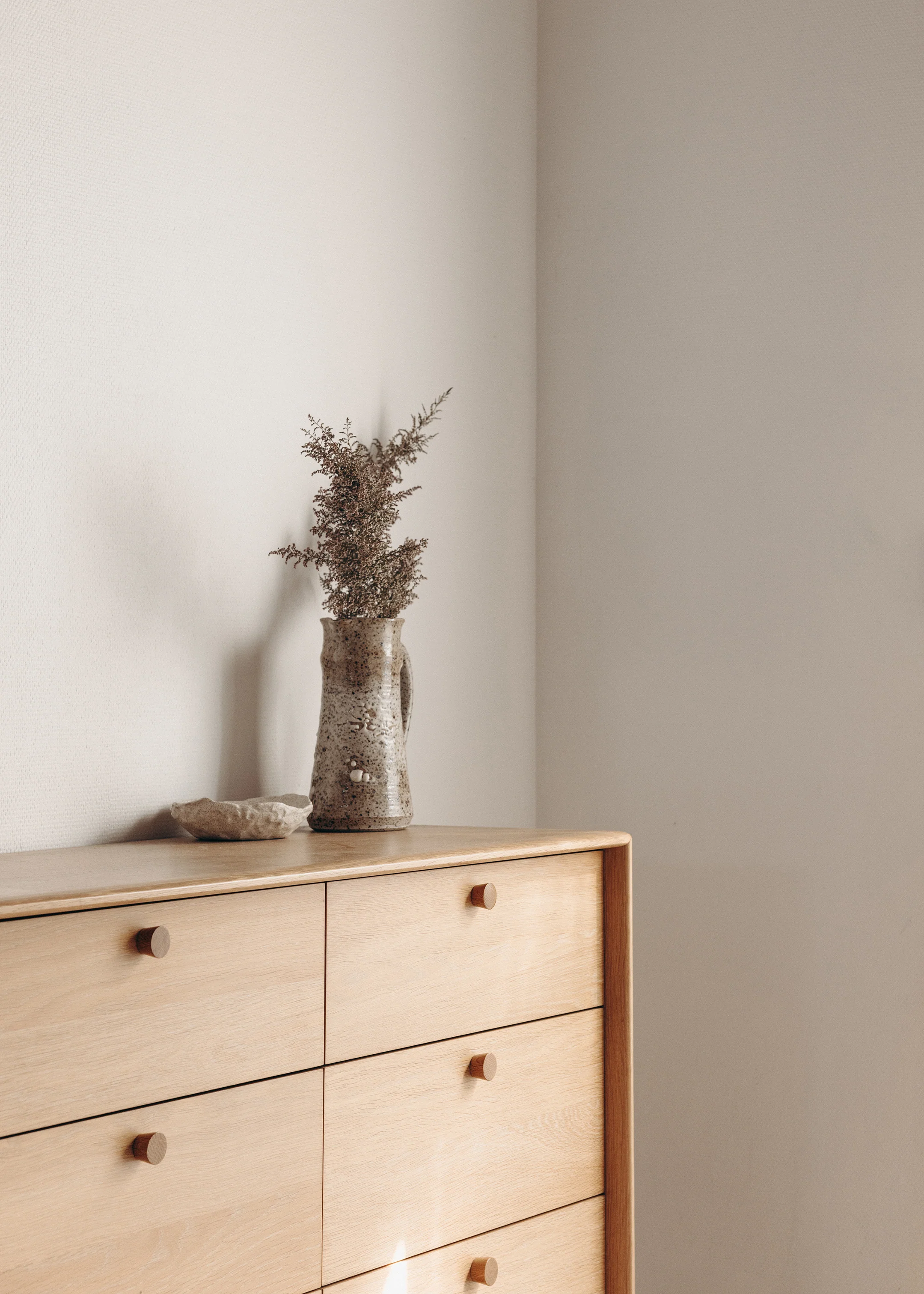 Copenhagen 6 Draw Lowboy / Oak - Image 3
