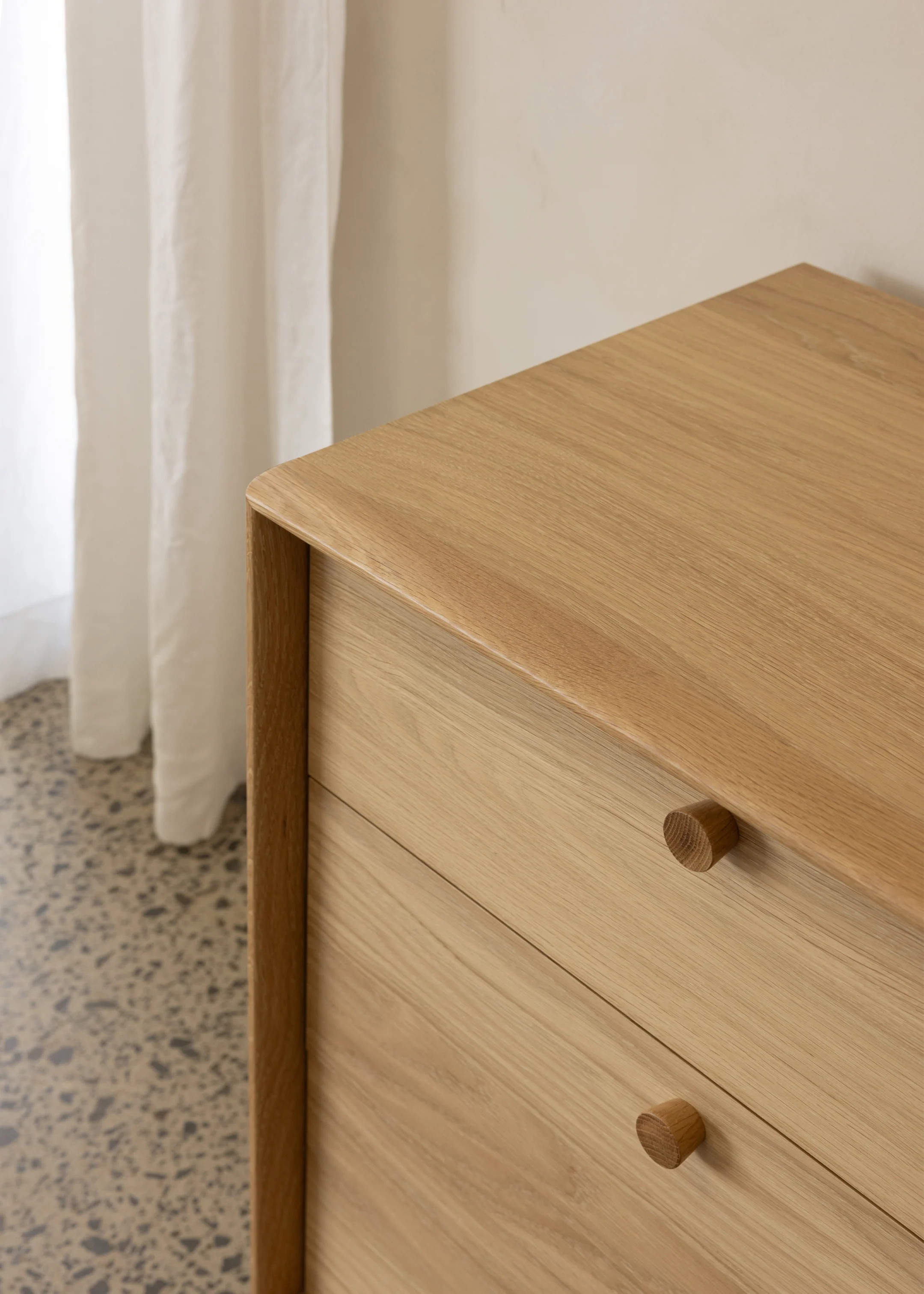 Copenhagen 6 Draw Lowboy / Oak - Image 5