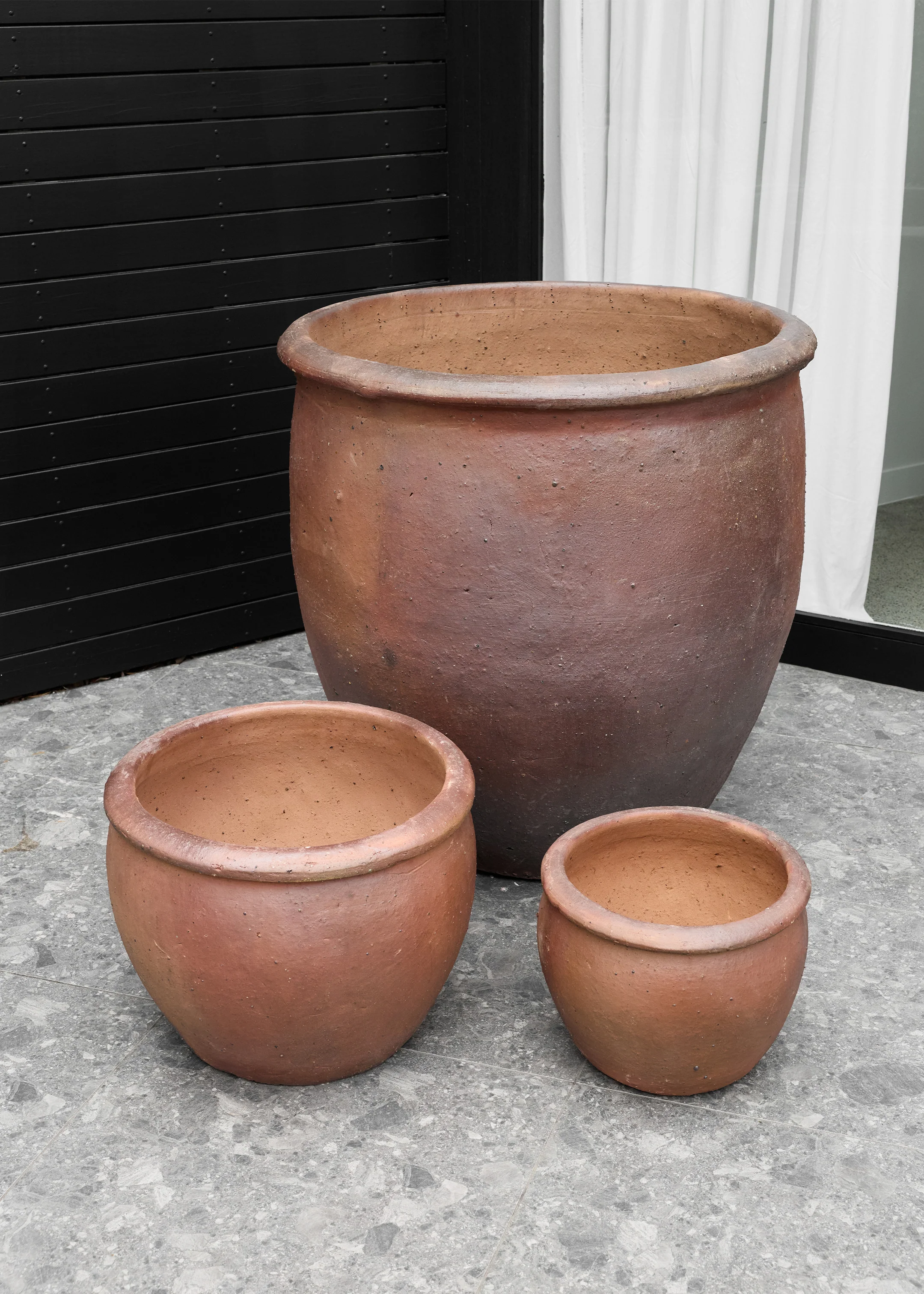 Dara Black Soil Pot / Large - Image 3