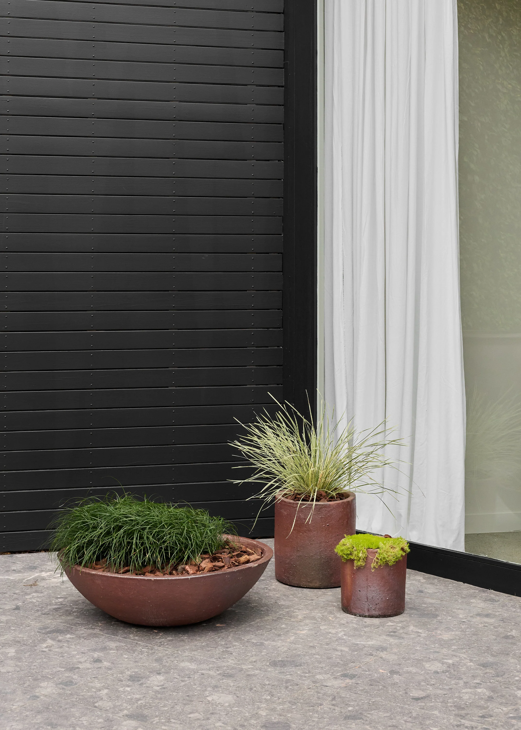 Edin Black Soil Pot - Image 6