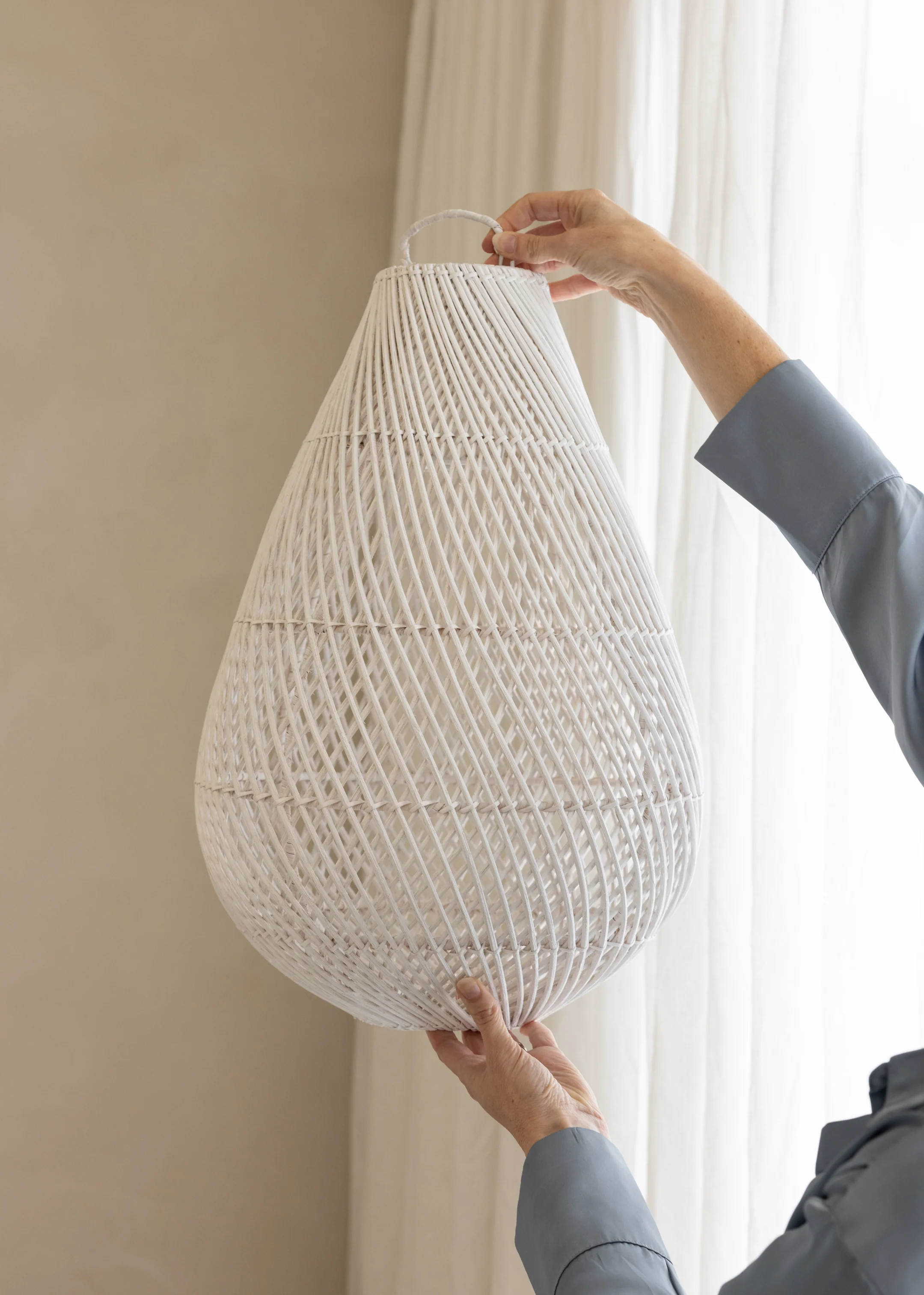 Evi Pendant / White - Image 4