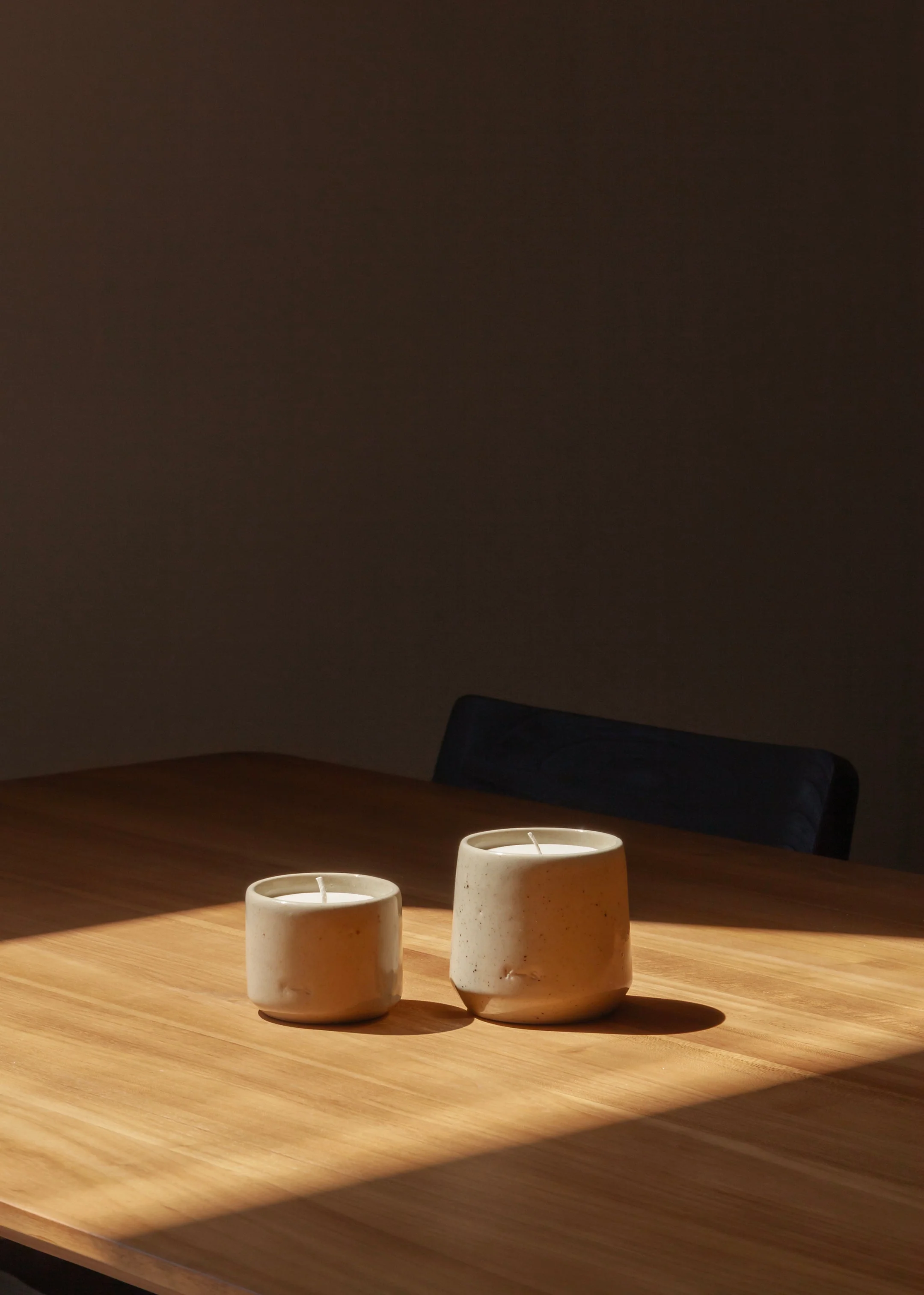 Hand-Poured Natural Wax Scented Candle / Oud / Speckled Cream - Image 4