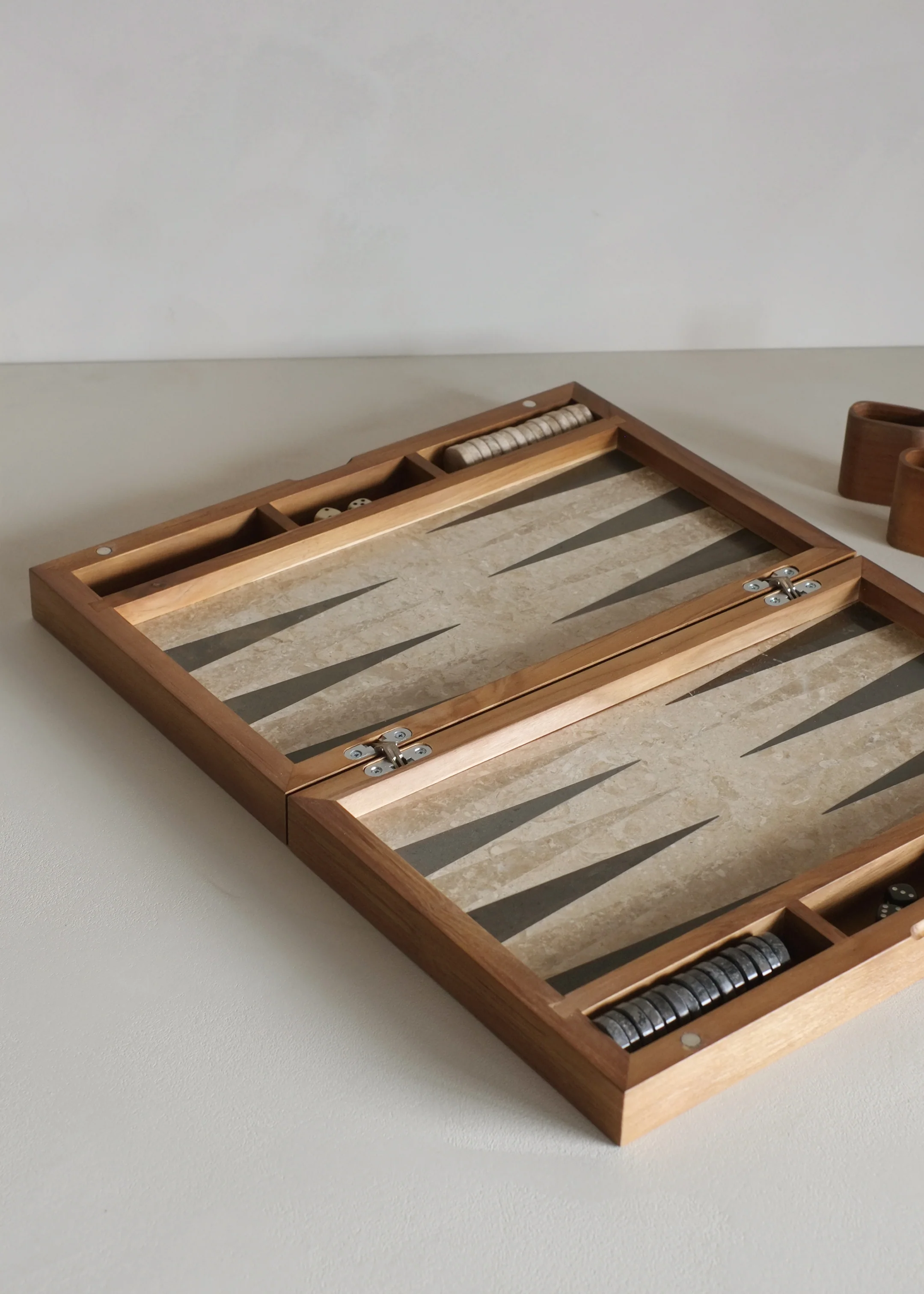 Maku Marble Backgammon / Cream and Black - Image 4