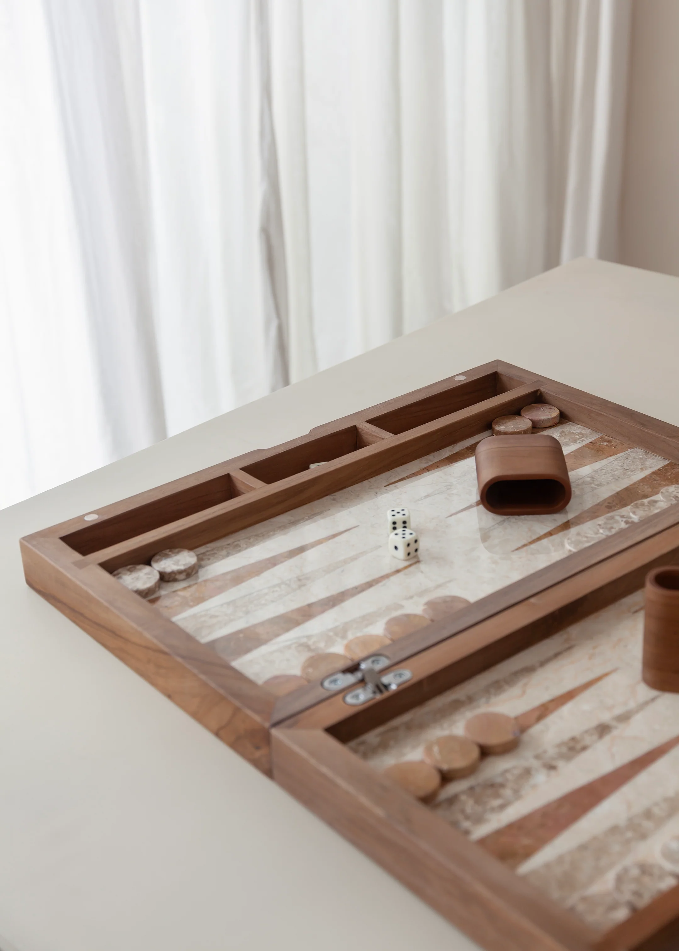 Maku Marble Backgammon Set / Cream and Terracotta - Image 8