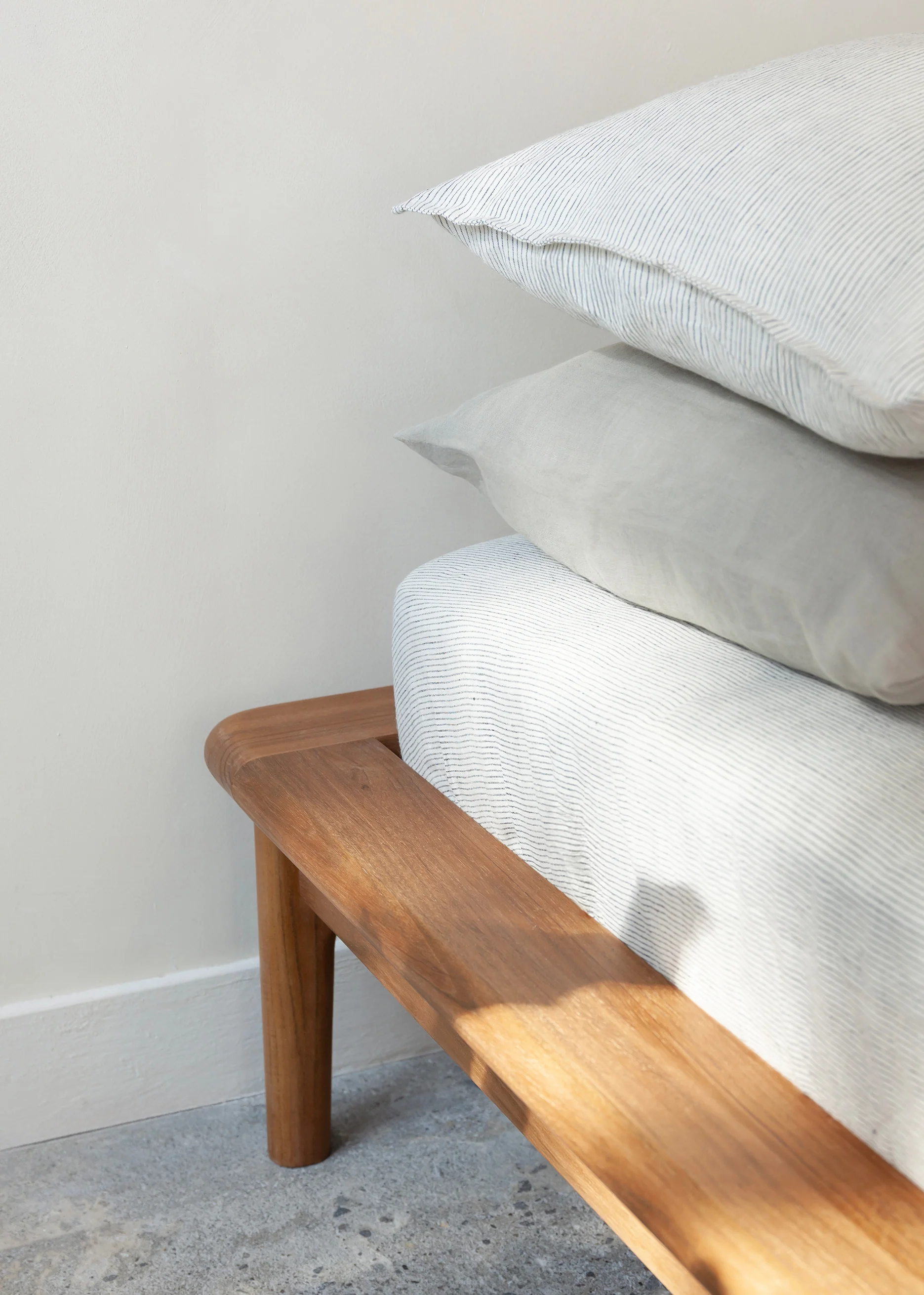 Noah Bed / Dark Teak - Image 8