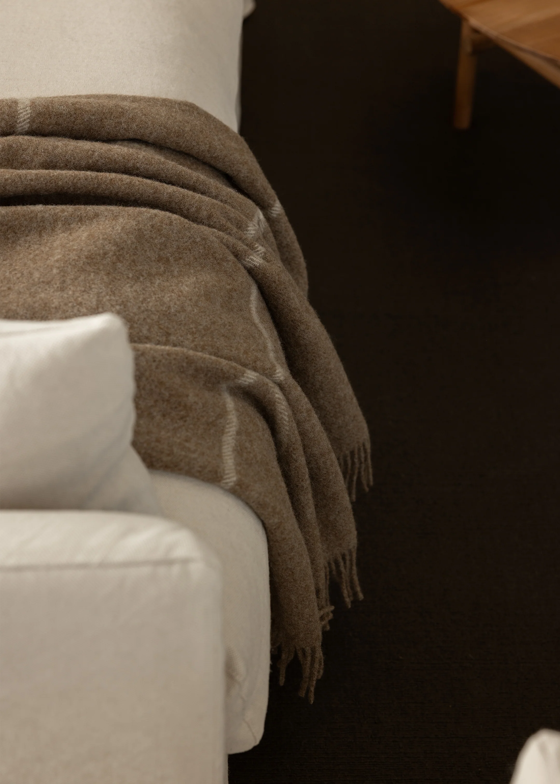 Ranfurly Wool Throw / Oak - Image 3